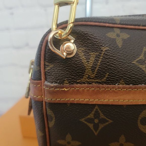 ❌❌ SOLD ❌❌  Louis Vuitton Compeign 28 - converted to crossbody - Picture 6 of 15